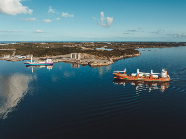 Arrival of CO2 storage tanks Phase 2. Photo by Ruben Soltvedt.