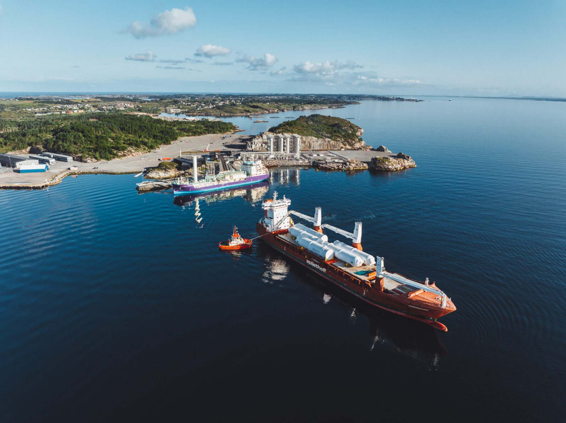 Arrival of CO2 storage tanks Phase 2.